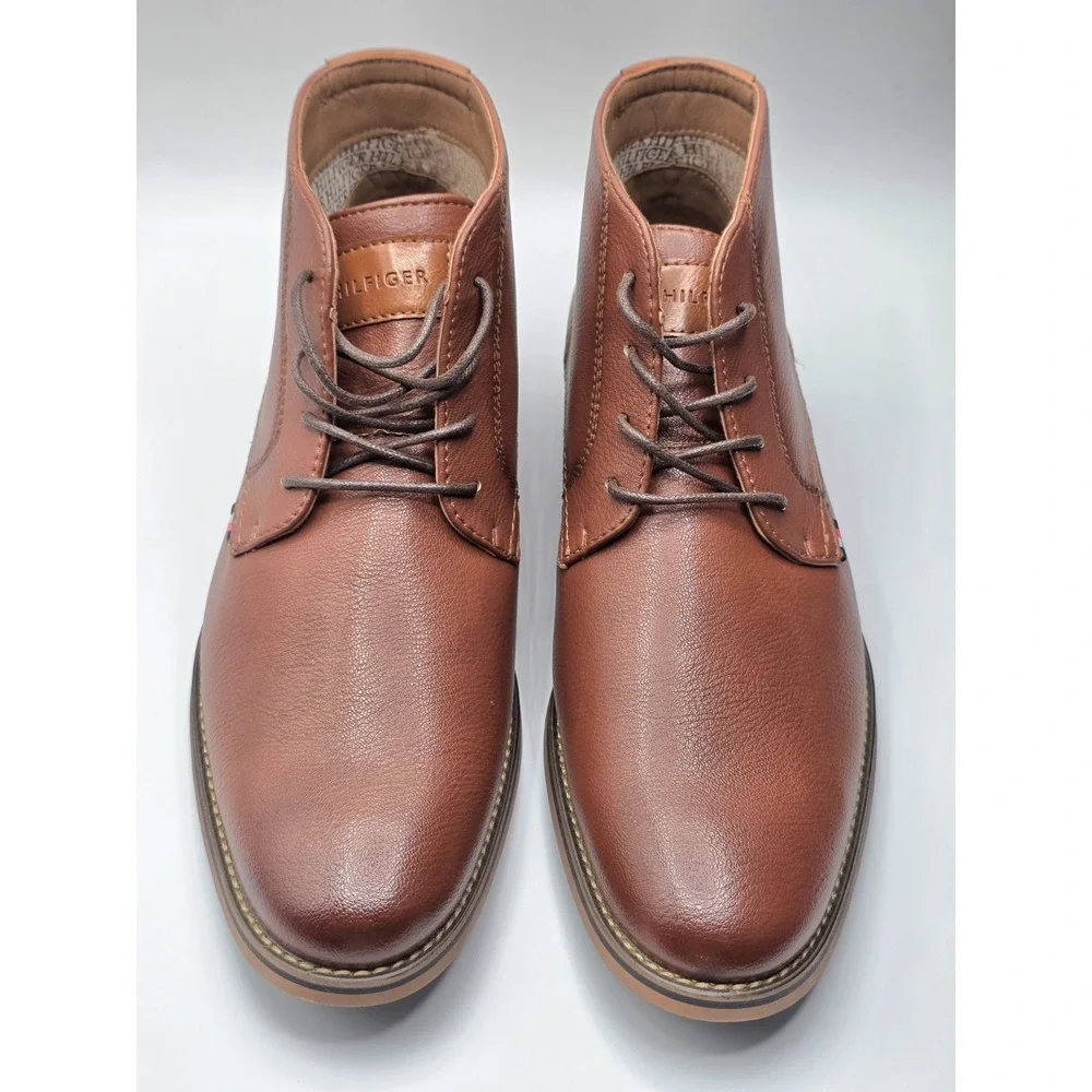 Tommy‎ Hilfiger Bage men's brown chukka boots Size 8.5 MED